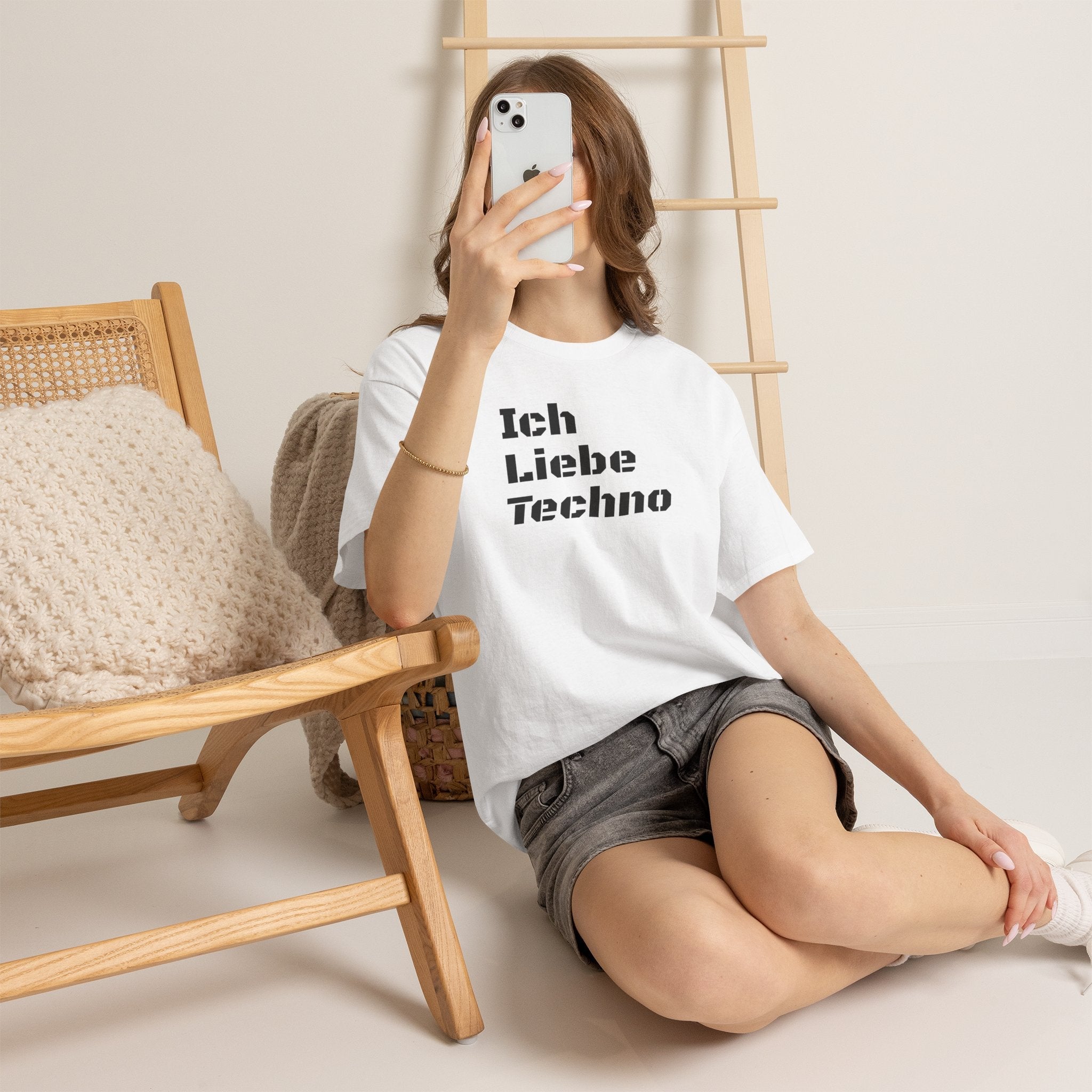 Ich Liebe Techno (I love techno) German Unisex Tee T-Shirt La Vie Bien Ich Liebe Techno (I love techno) German Unisex Tee