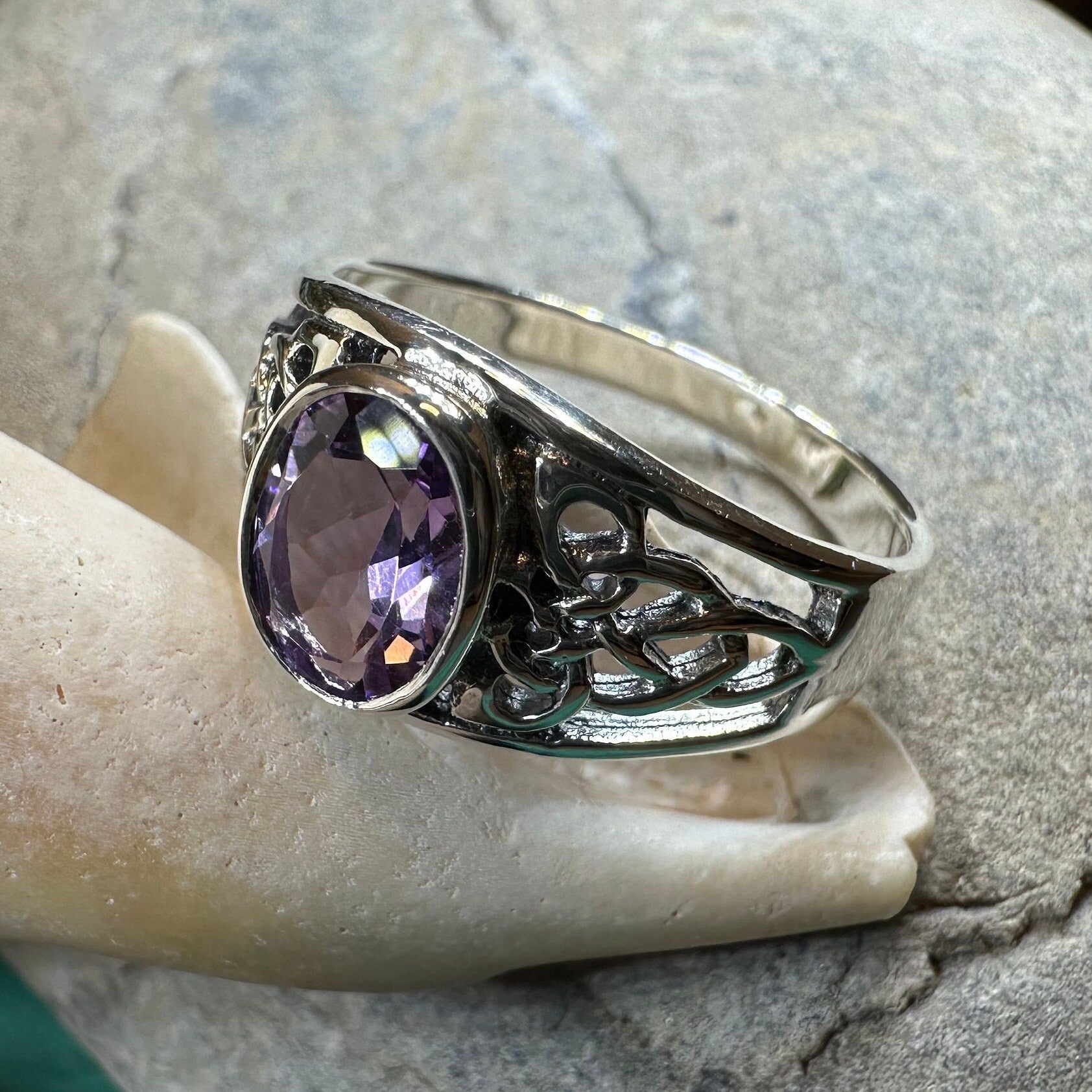 Coralina Celtic Knot Ring