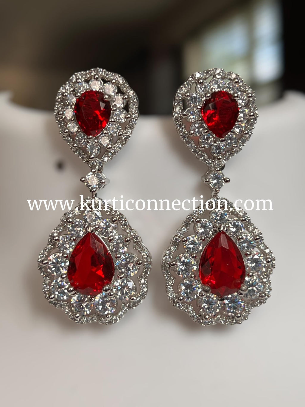 Korean stone earrings : Ruby