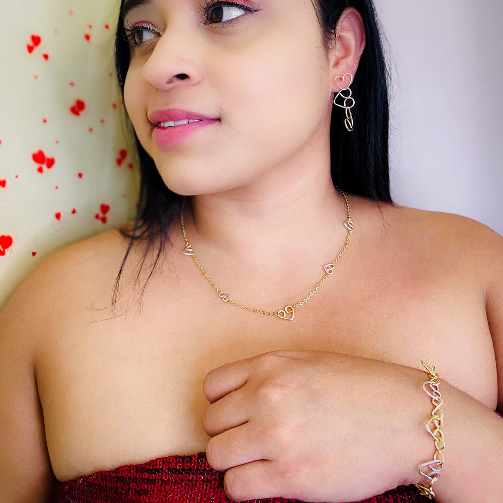 Intertwined necklace
