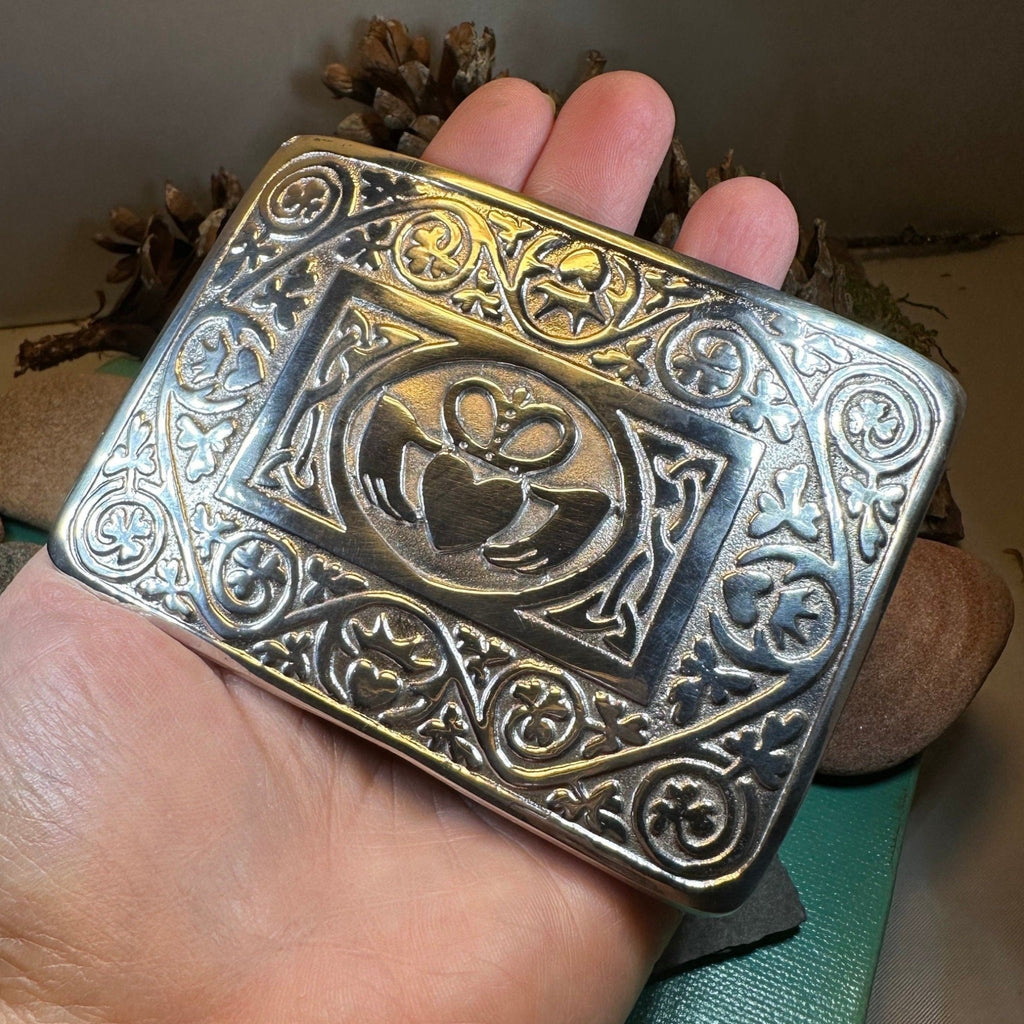 Irish Claddagh Kilt Belt Buckle for Men Belt Buckle La Vie Bien Irish Claddagh Kilt Belt Buckle for Men