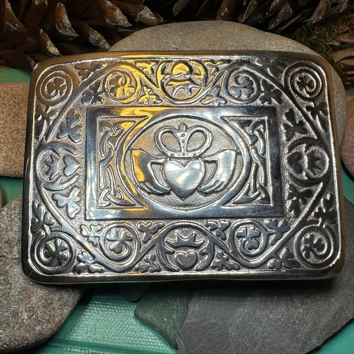 Irish Claddagh Kilt Belt Buckle for Men Belt Buckle La Vie Bien Irish Claddagh Kilt Belt Buckle for Men