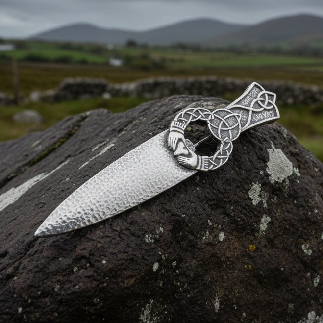 Irish Claddagh & Trinity Knot Kilt Pin Kilt Pin La Vie Bien Irish Claddagh & Trinity Knot Kilt Pin