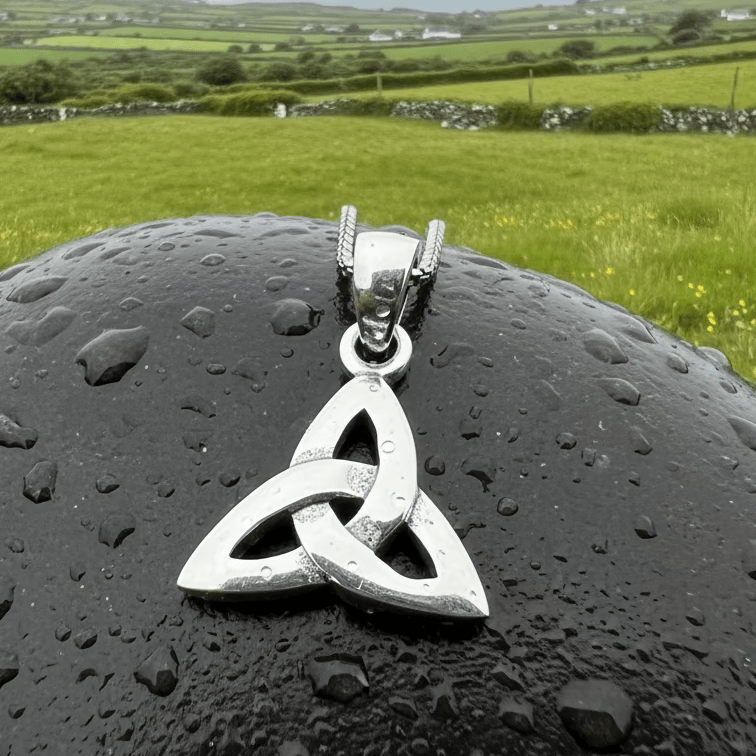 Karstyn Celtic Trinity Knot Necklace in Sterling Silver Pendant La Vie Bien Karstyn Celtic Trinity Knot Necklace in Sterling Silver