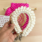 Karwachauth Gift Combo - Reusable Gajra, Sindoor Dibbi, Bindi & Gota Potli La Vie Bien Karwachauth Gift Combo - Reusable Gajra, Sindoor Dibbi, Bindi & Gota Potli