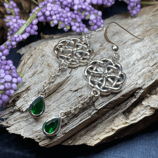 Kate Celtic Knot Earrings in Sterling Silver Dangle Earrings La Vie Bien Kate Celtic Knot Earrings in Sterling Silver