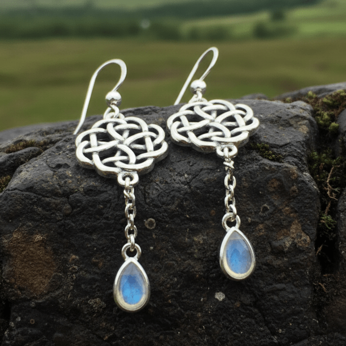 Kate Celtic Knot Earrings in Sterling Silver Dangle Earrings La Vie Bien Kate Celtic Knot Earrings in Sterling Silver