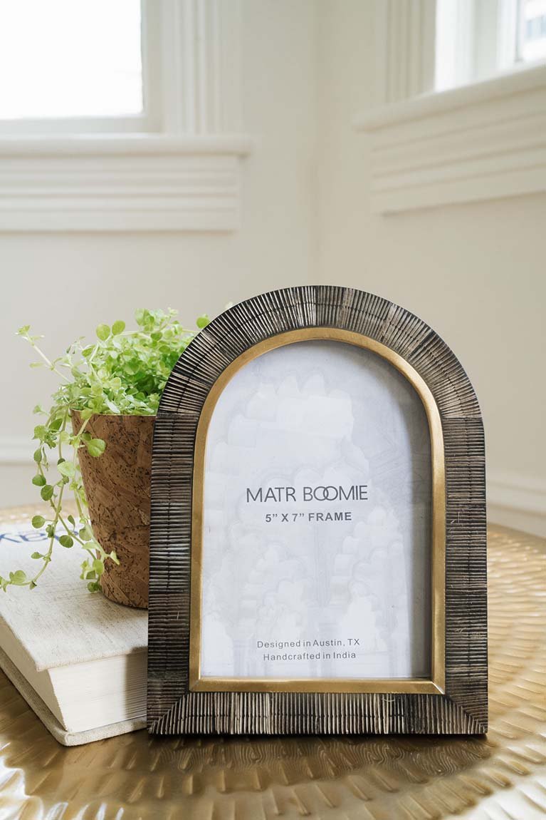 Kerala 5x7 Arch Picture Frame - Carved Horn, Brass Inlay HME stock line La Vie Bien Kerala 5x7 Arch Picture Frame - Carved Horn, Brass Inlay