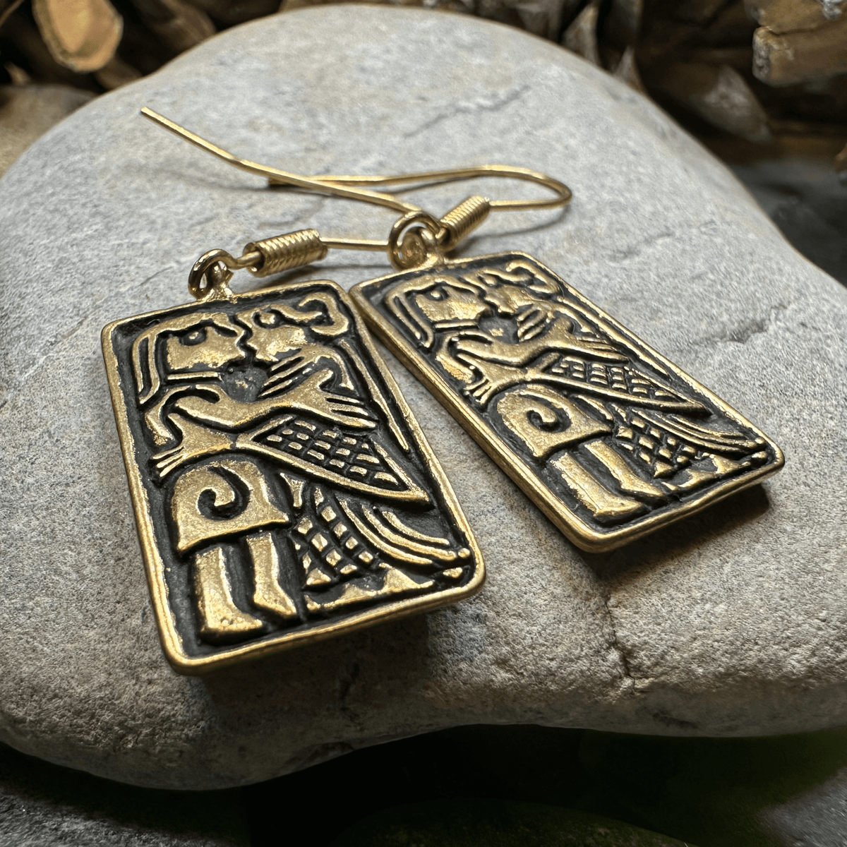 Kissing Couple Viking Bronze Earrings - Bronze Historical Reproduction Jewelry Dangle Earrings La Vie Bien Kissing Couple Viking Bronze Earrings - Bronze Historical Reproduction Jewelry