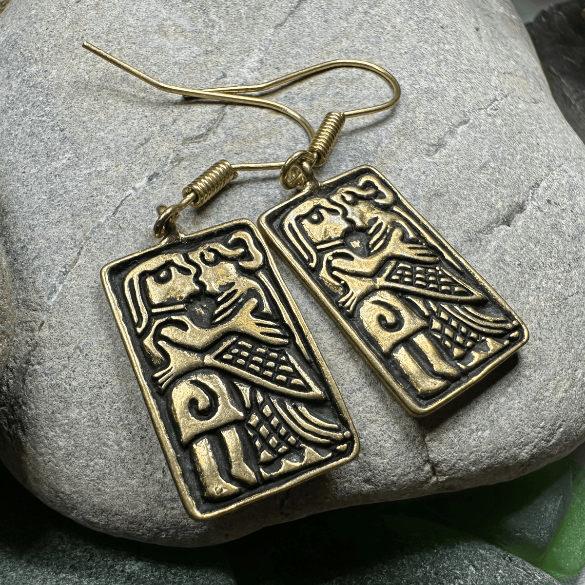 Kissing Couple Viking Bronze Earrings - Bronze Historical Reproduction Jewelry Dangle Earrings La Vie Bien Kissing Couple Viking Bronze Earrings - Bronze Historical Reproduction Jewelry