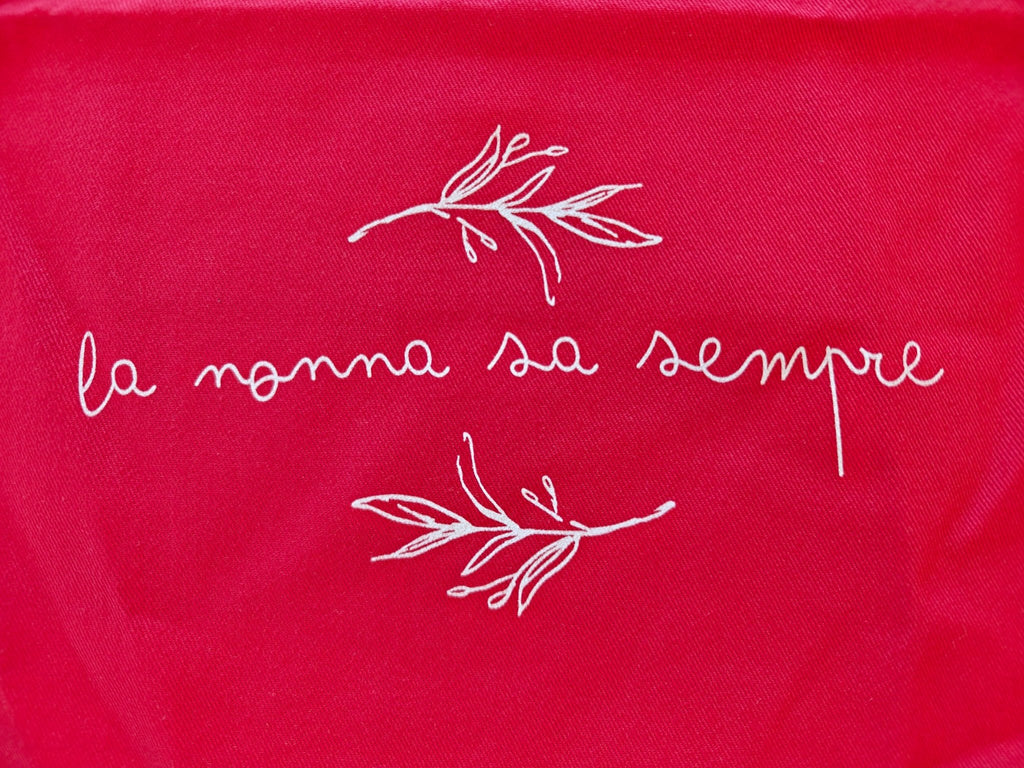 La nonna sa sempre Italian grandma knows best Organic cotton apron Apron La Vie Bien La nonna sa sempre Italian grandma knows best Organic cotton apron