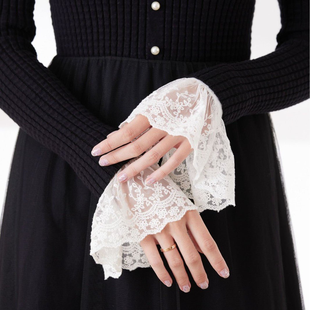 Lace Bell Cuff Sleeves (MAC419) La Vie Bien Lace Bell Cuff Sleeves (MAC419)