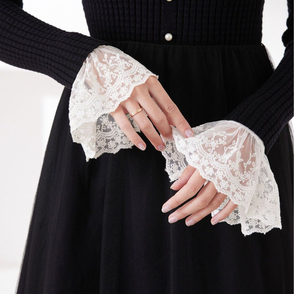 Lace Bell Cuff Sleeves (MAC419) La Vie Bien Lace Bell Cuff Sleeves (MAC419)
