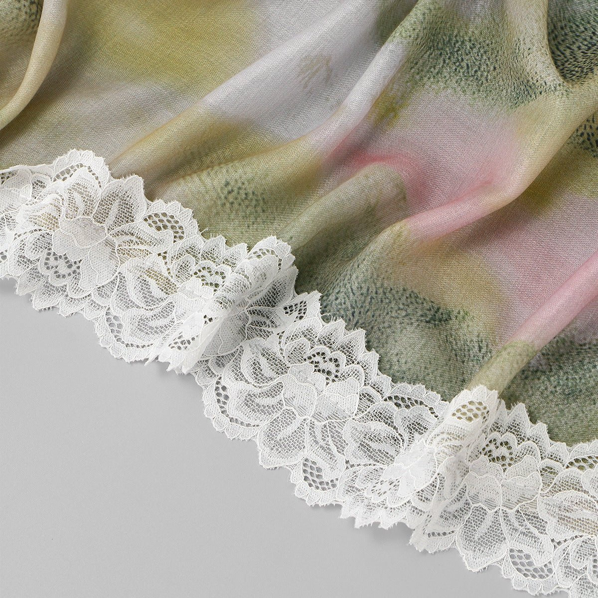 Lace Trim Print Hijab Shawl(MH231) La Vie Bien Lace Trim Print Hijab Shawl(MH231)