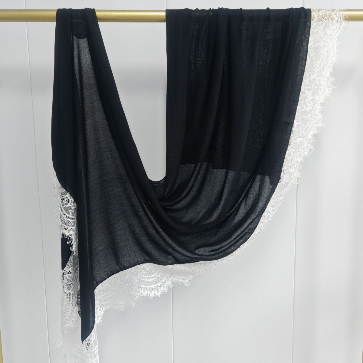 Lace Trim Rayon Hijab Scarf(MH211) La Vie Bien Lace Trim Rayon Hijab Scarf(MH211)
