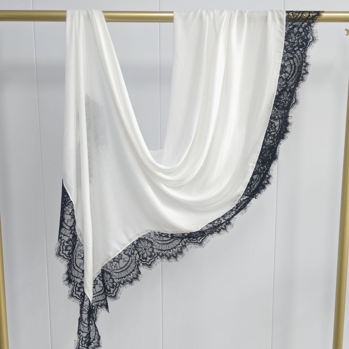 Lace Trim Rayon Hijab Scarf(MH211) La Vie Bien Lace Trim Rayon Hijab Scarf(MH211)