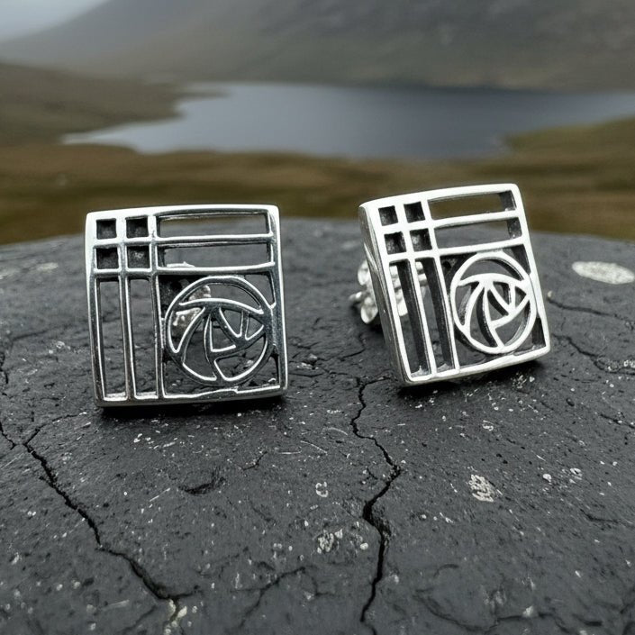 Lacee Mackintosh Rose Post Earrings Post Earrings La Vie Bien Lacee Mackintosh Rose Post Earrings