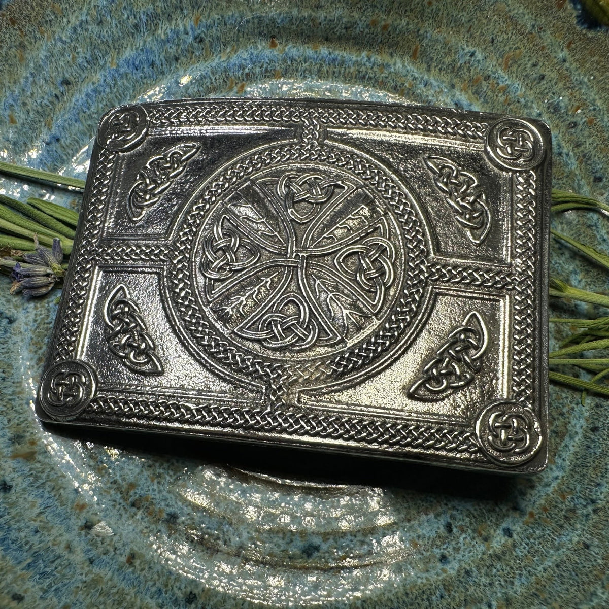 Laird Celtic Kilt Belt Buckle - Handmade in Scotland Belt Buckle La Vie Bien Laird Celtic Kilt Belt Buckle - Handmade in Scotland