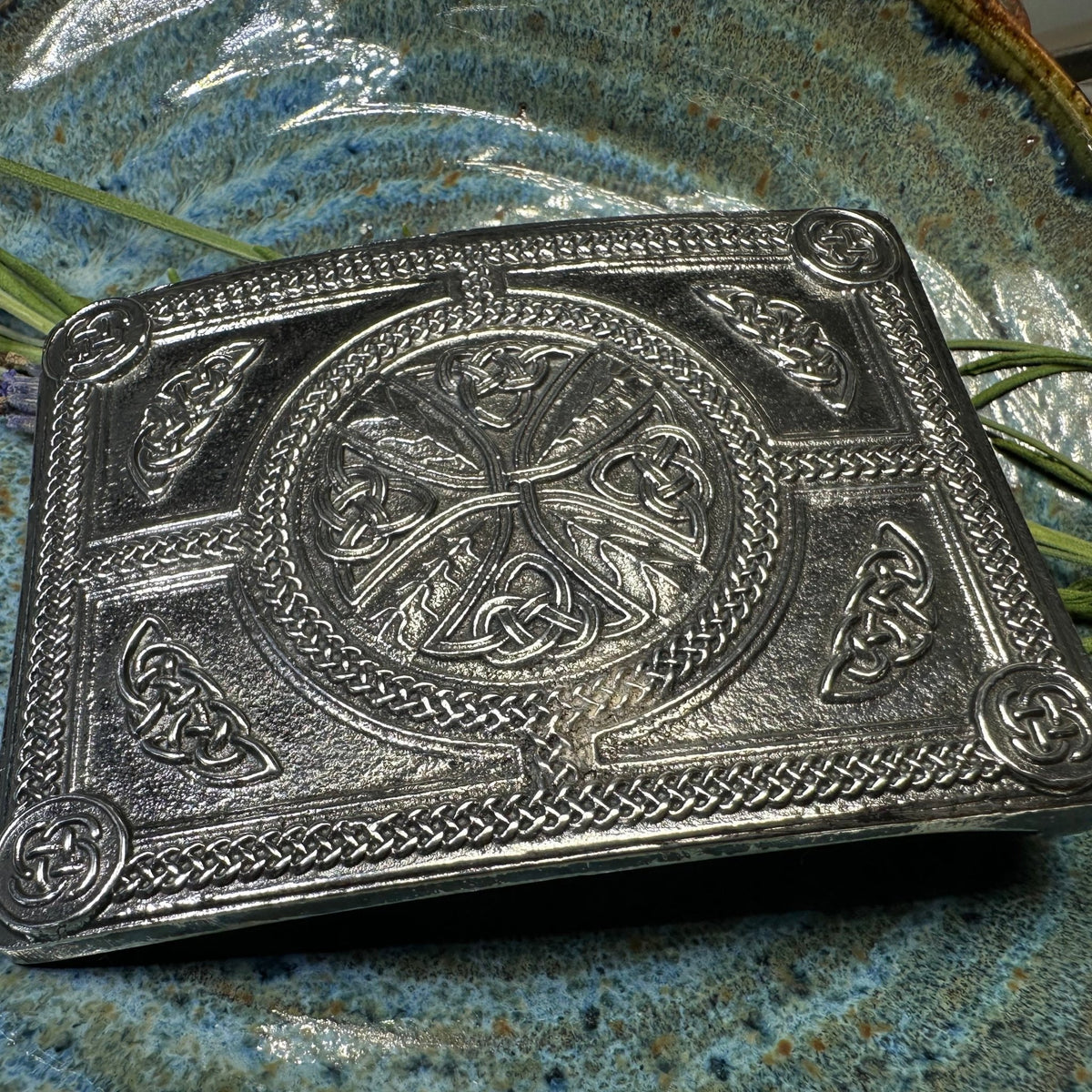 Laird Celtic Kilt Belt Buckle - Handmade in Scotland Belt Buckle La Vie Bien Laird Celtic Kilt Belt Buckle - Handmade in Scotland