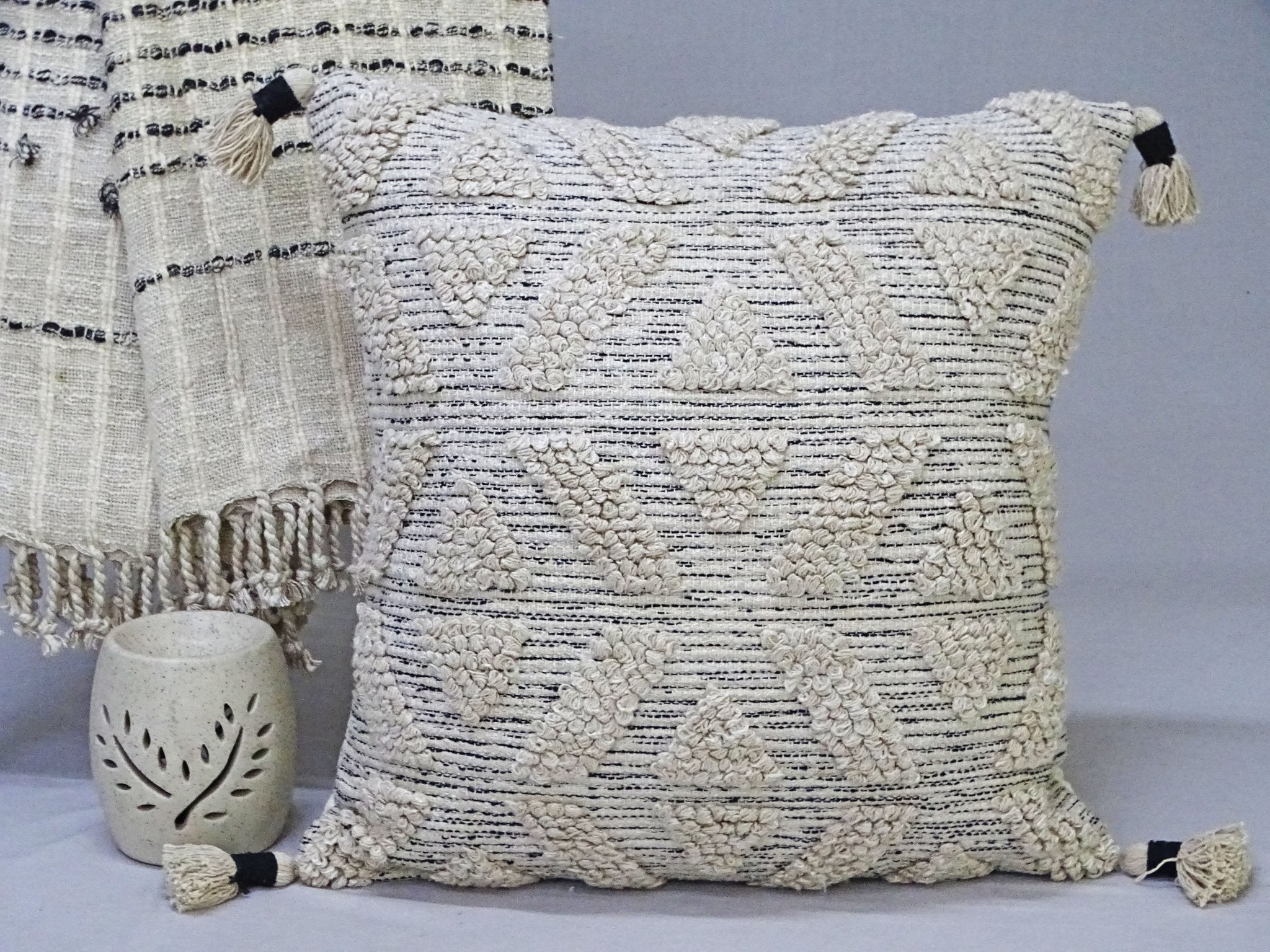 Large 22"x 22" Beige Throw Pillow for couch Home Furnishings La Vie Bien Large 22"x 22" Beige Throw Pillow for couch