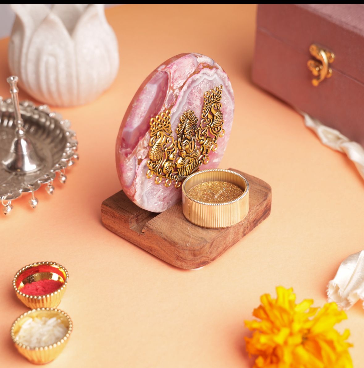Laxmi on Agate T-light Holder in Velvet Gift Box - Premium Gift for Housewarming/ Hostess Gift La Vie Bien Laxmi on Agate T-light Holder in Velvet Gift Box - Premium Gift for Housewarming/ Hostess Gift