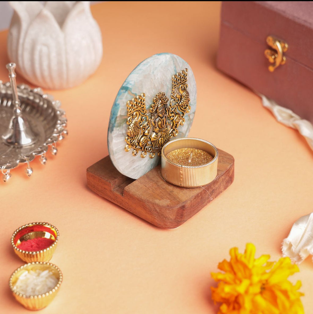 Laxmi on Agate T-light Holder in Velvet Gift Box - Premium Gift for Housewarming/ Hostess Gift La Vie Bien Laxmi on Agate T-light Holder in Velvet Gift Box - Premium Gift for Housewarming/ Hostess Gift