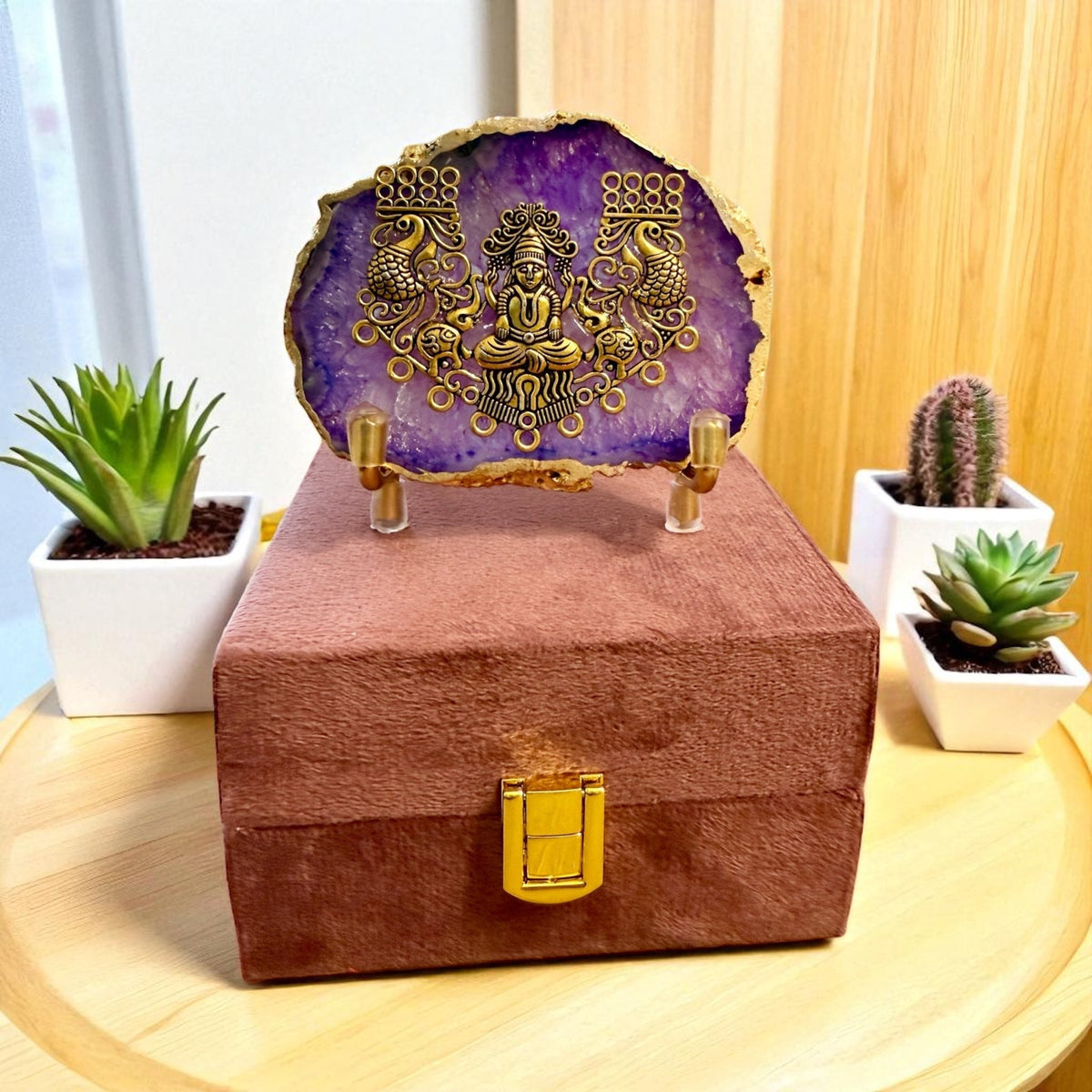 Laxmi on Natural Agate Stone with Stand & Suede Gift Box - Premium Gift for Any Occasion La Vie Bien Laxmi on Natural Agate Stone with Stand & Suede Gift Box - Premium Gift for Any Occasion