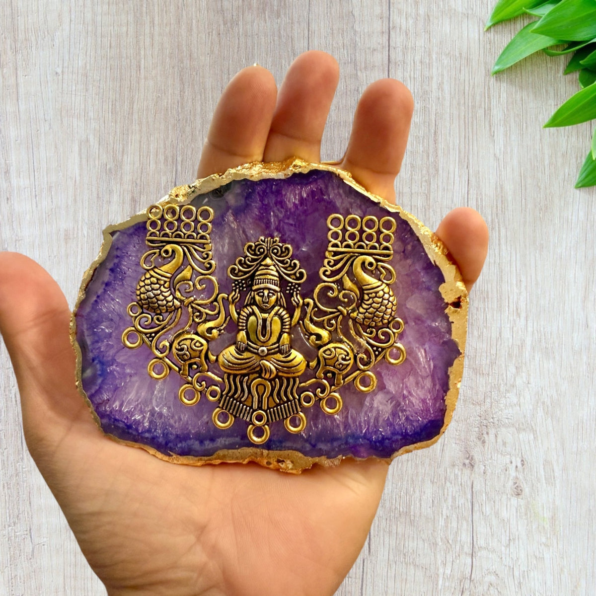 Laxmi on Natural Agate Stone with Stand & Suede Gift Box - Premium Gift for Any Occasion La Vie Bien Laxmi on Natural Agate Stone with Stand & Suede Gift Box - Premium Gift for Any Occasion