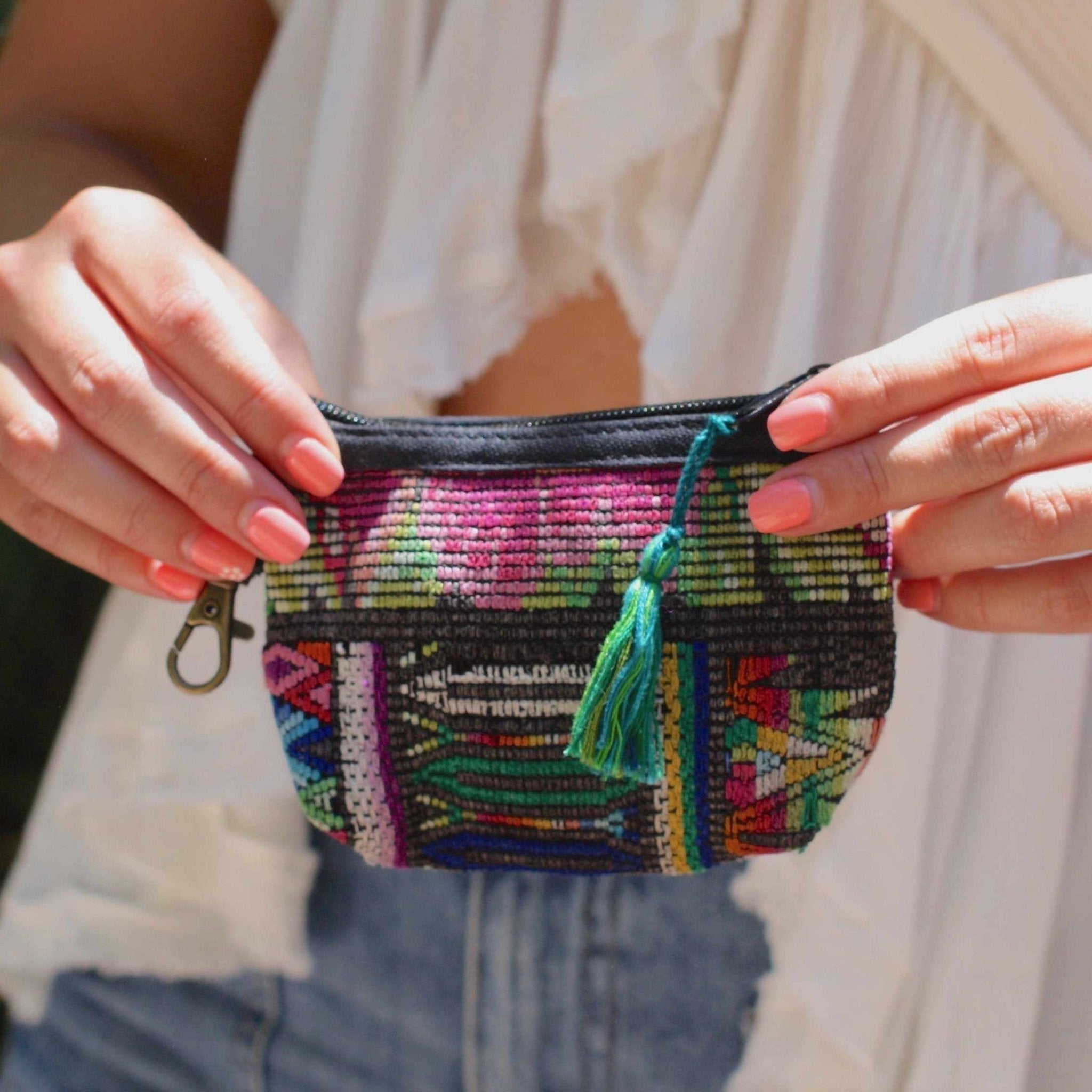 Leti Upcycled Huipil Coin Purse - Guatemala Bags La Vie Bien Leti Upcycled Huipil Coin Purse - Guatemala