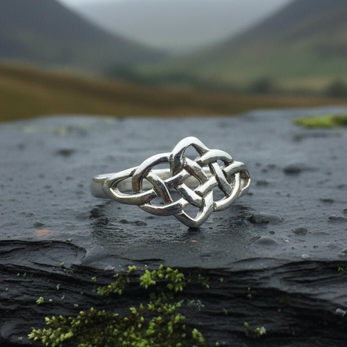 Lilou Celtic Knot Ring in Sterling Silver Ring La Vie Bien Lilou Celtic Knot Ring in Sterling Silver
