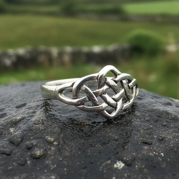 Lilou Celtic Knot Ring in Sterling Silver Ring La Vie Bien Lilou Celtic Knot Ring in Sterling Silver
