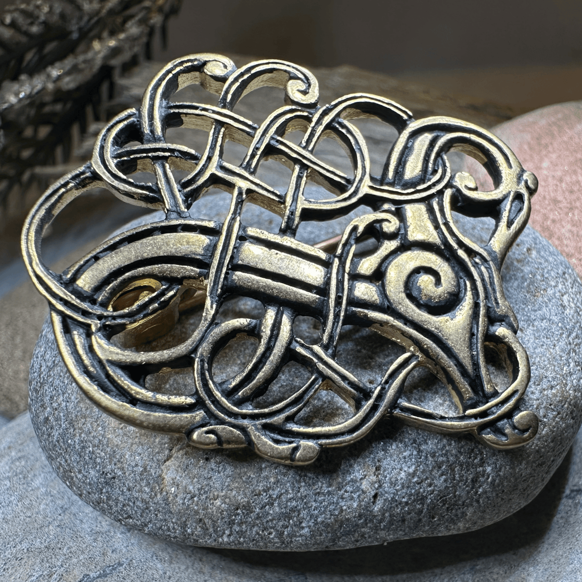 Lindholm Hoeje Celtic Viking Brooch - Bronze Historical Reproduction Pin Brooch La Vie Bien Lindholm Hoeje Celtic Viking Brooch - Bronze Historical Reproduction Pin