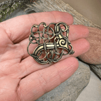 Lindholm Hoeje Celtic Viking Brooch - Bronze Historical Reproduction Pin Brooch La Vie Bien Lindholm Hoeje Celtic Viking Brooch - Bronze Historical Reproduction Pin