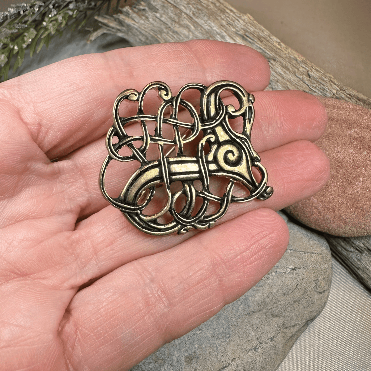 Lindholm Hoeje Celtic Viking Brooch - Bronze Historical Reproduction Pin Brooch La Vie Bien Lindholm Hoeje Celtic Viking Brooch - Bronze Historical Reproduction Pin