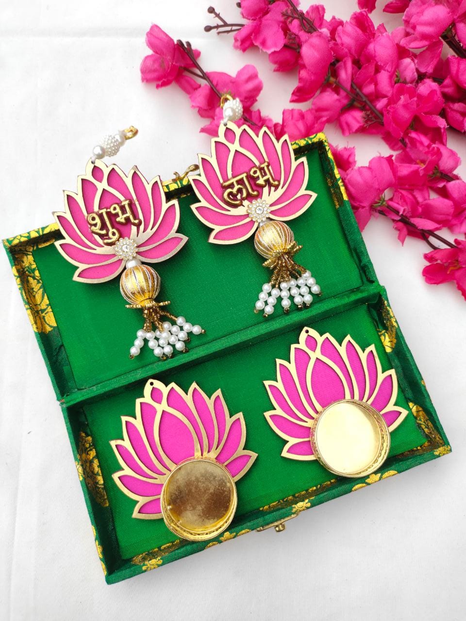 Lotus Theme Shubh Labh & Diya Combo La Vie Bien Lotus Theme Shubh Labh & Diya Combo