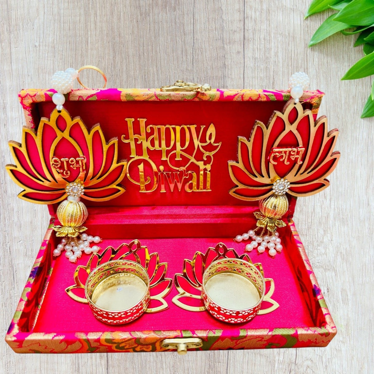 Lotus Theme Shubh Labh & Diya Combo La Vie Bien Lotus Theme Shubh Labh & Diya Combo