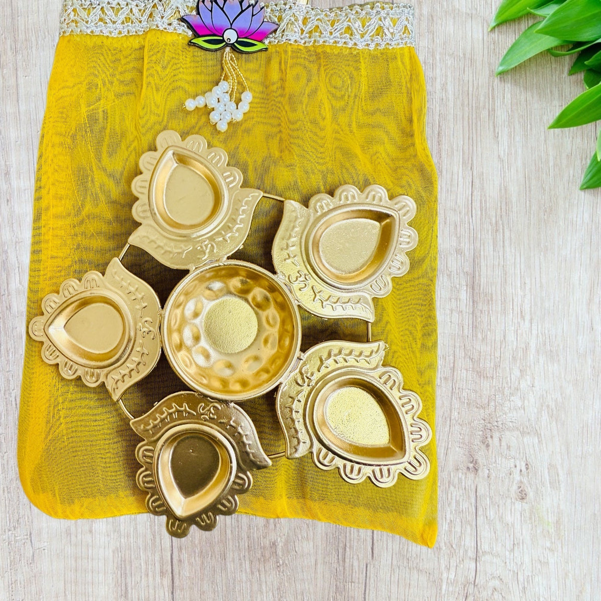 Lotus Urli with Tissue Bags Combo - Return Gifts for Housewarming, Diwali or Puja La Vie Bien Lotus Urli with Tissue Bags Combo - Return Gifts for Housewarming, Diwali or Puja