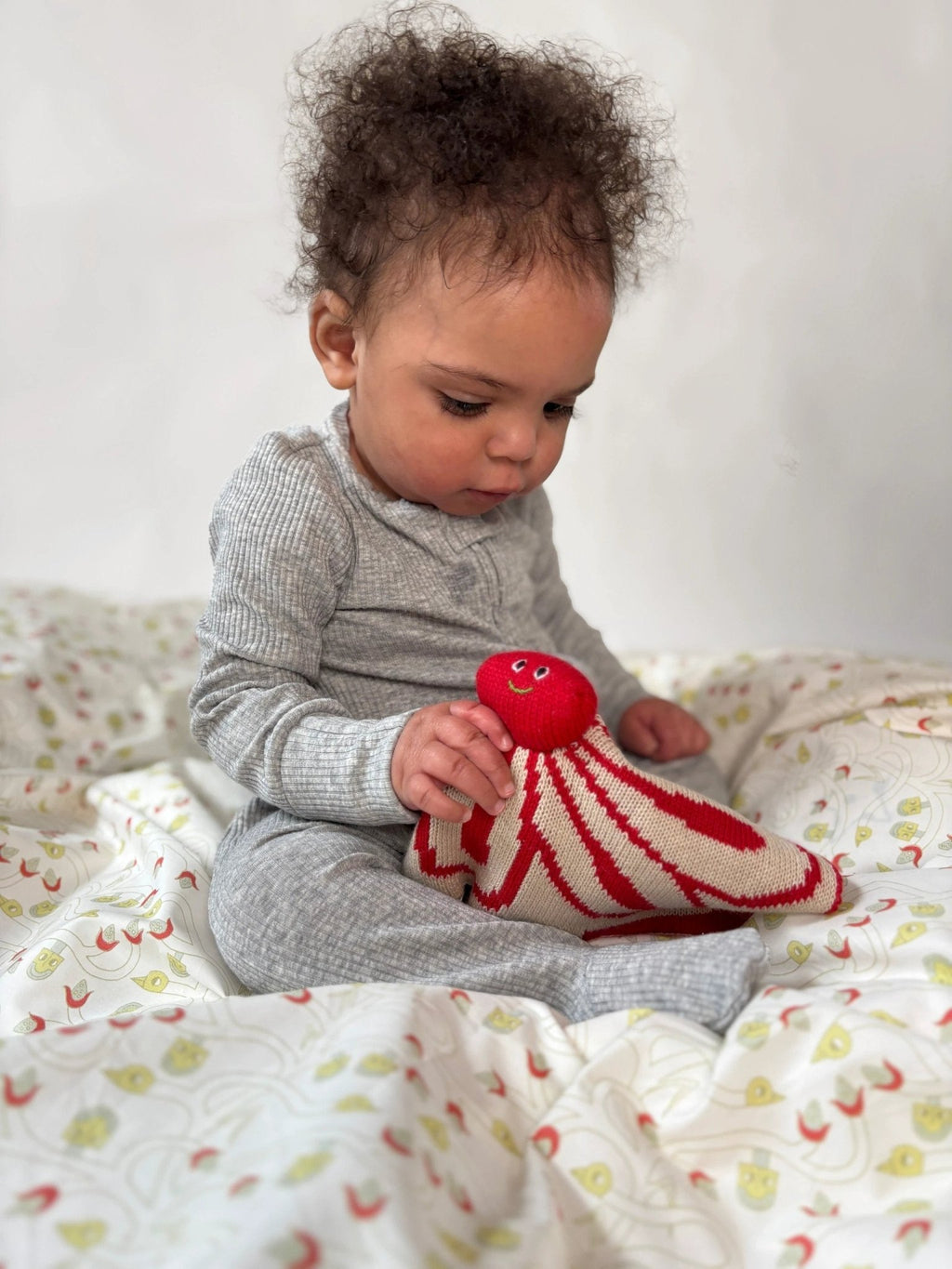 Lovey - Flower Friend RED by JAVIERA VARAS STUDIO