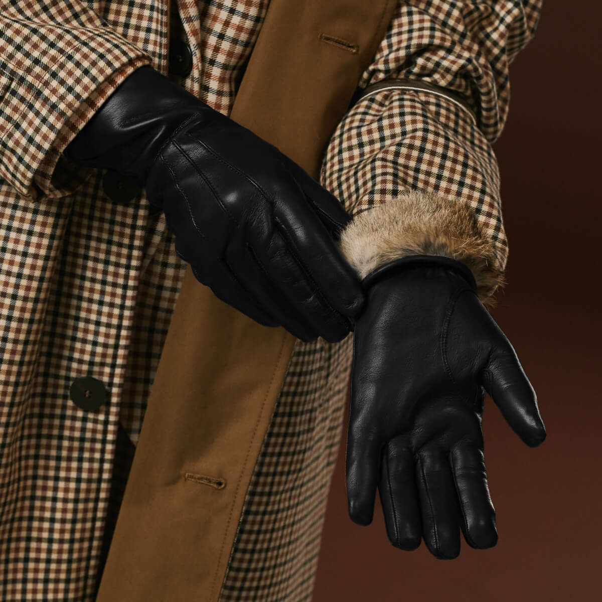Luciana (black) - Extended women’s Italian lambskin leather gloves with rabbit fur lining winter gloves La Vie Bien Luciana (black) - Extended women’s Italian lambskin leather gloves with rabbit fur lining