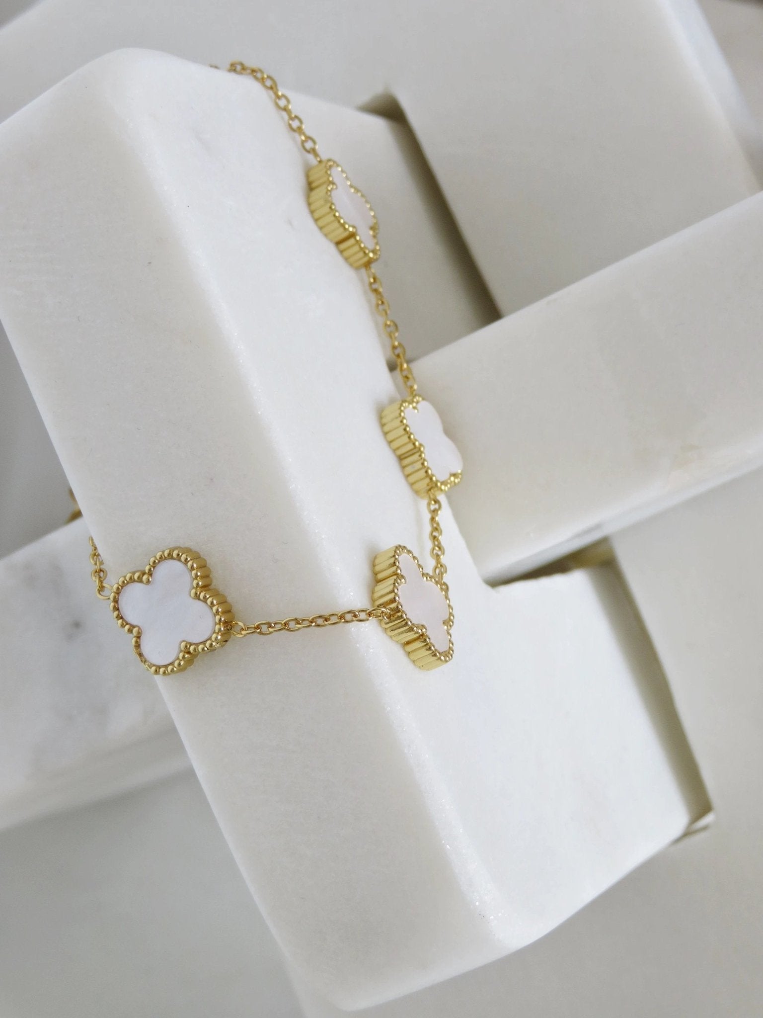 Luck Intention - Pearl Shell Clover Bracelet