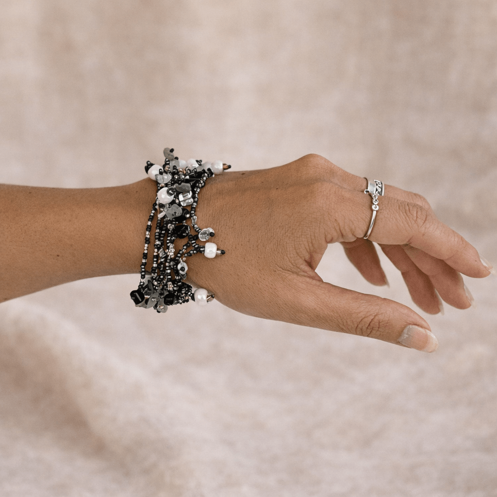 Luzy Adjustable Seed Bead Bracelet - Guatemala Bags La Vie Bien Luzy Adjustable Seed Bead Bracelet - Guatemala
