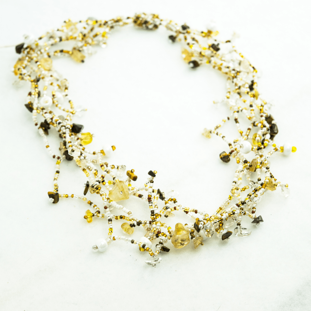 Luzy Beaded Necklace with Magnetic Closure - Guatemala Necklace La Vie Bien Luzy Beaded Necklace with Magnetic Closure - Guatemala