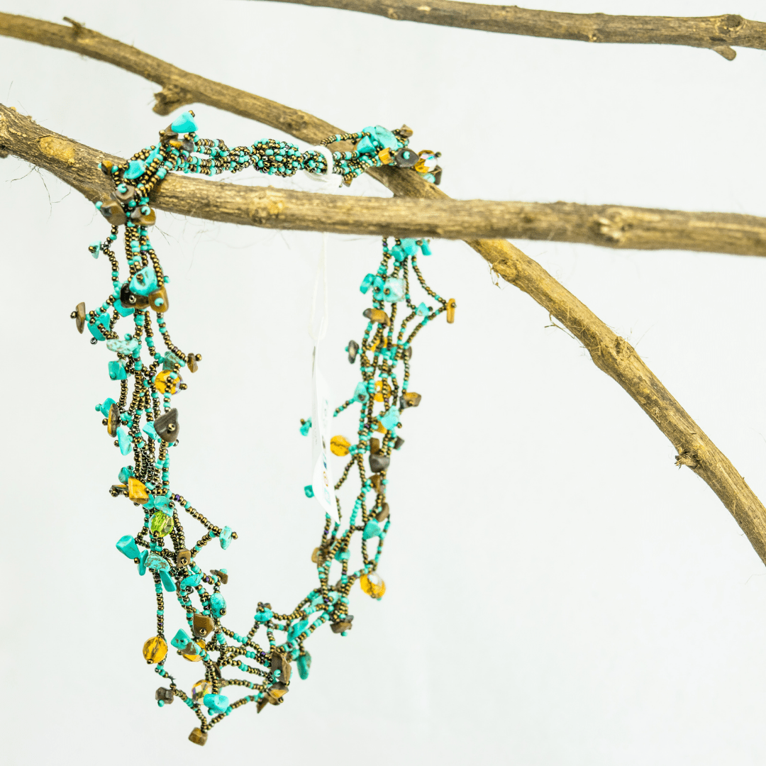 Luzy Beaded Necklace with Magnetic Closure - Guatemala Necklace La Vie Bien Luzy Beaded Necklace with Magnetic Closure - Guatemala