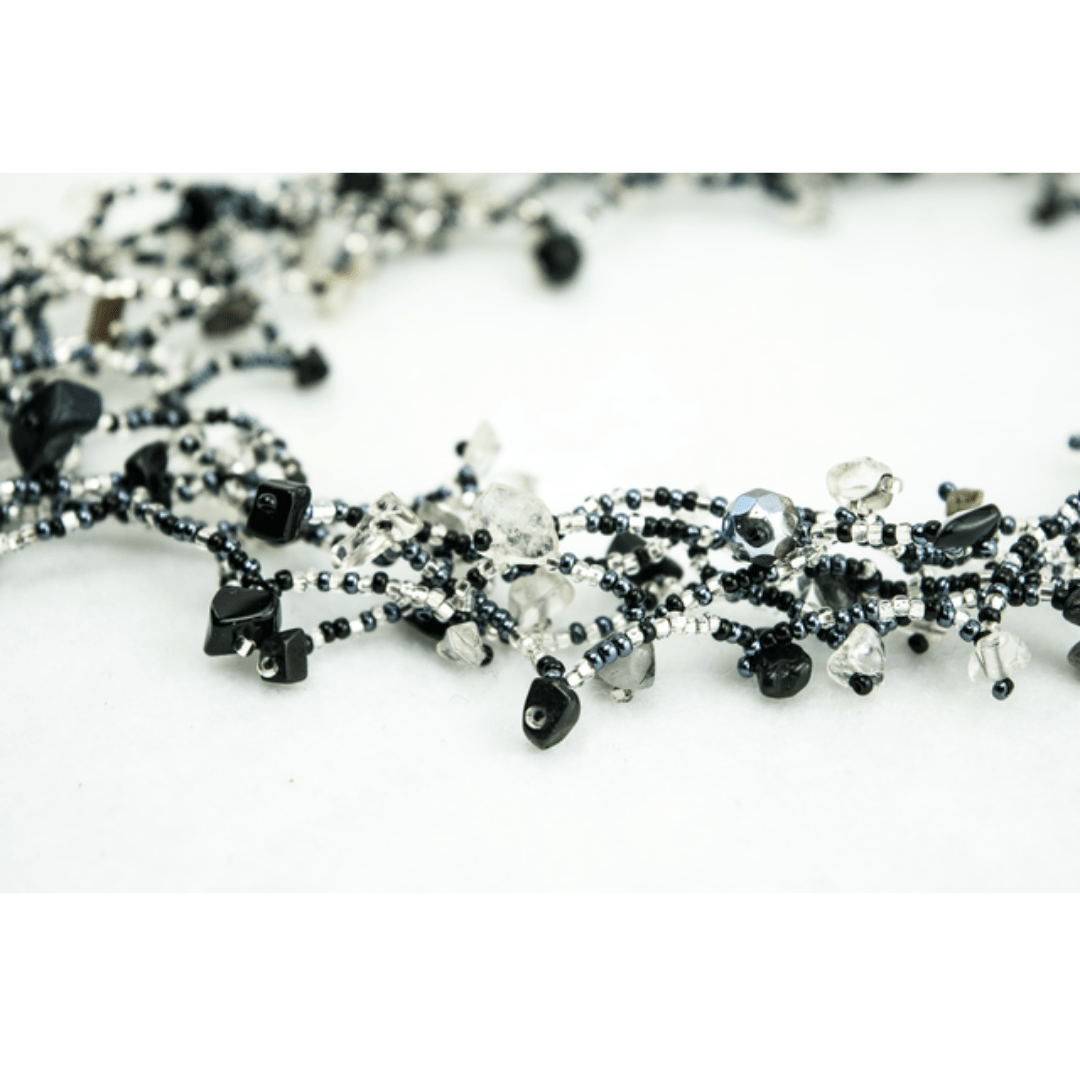 Luzy Beaded Necklace with Magnetic Closure - Guatemala Necklace La Vie Bien Luzy Beaded Necklace with Magnetic Closure - Guatemala