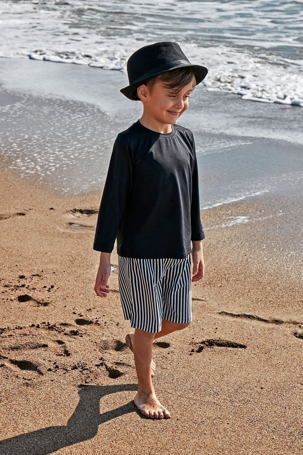Lycra Black Boys Swim Shirts T2450 Erkek Çocuk Mayo La Vie Bien Lycra Black Boys Swim Shirts T2450