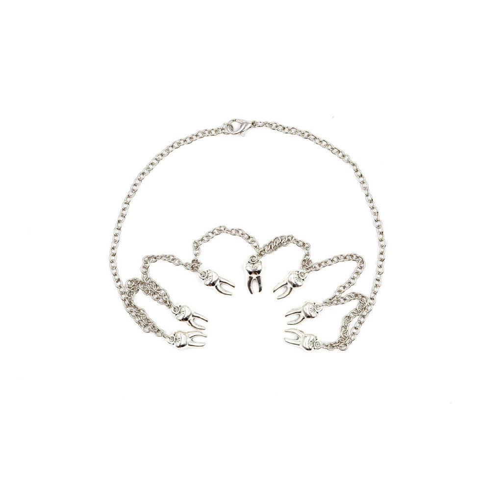 Man - Repeller Teeth Necklace in Silver