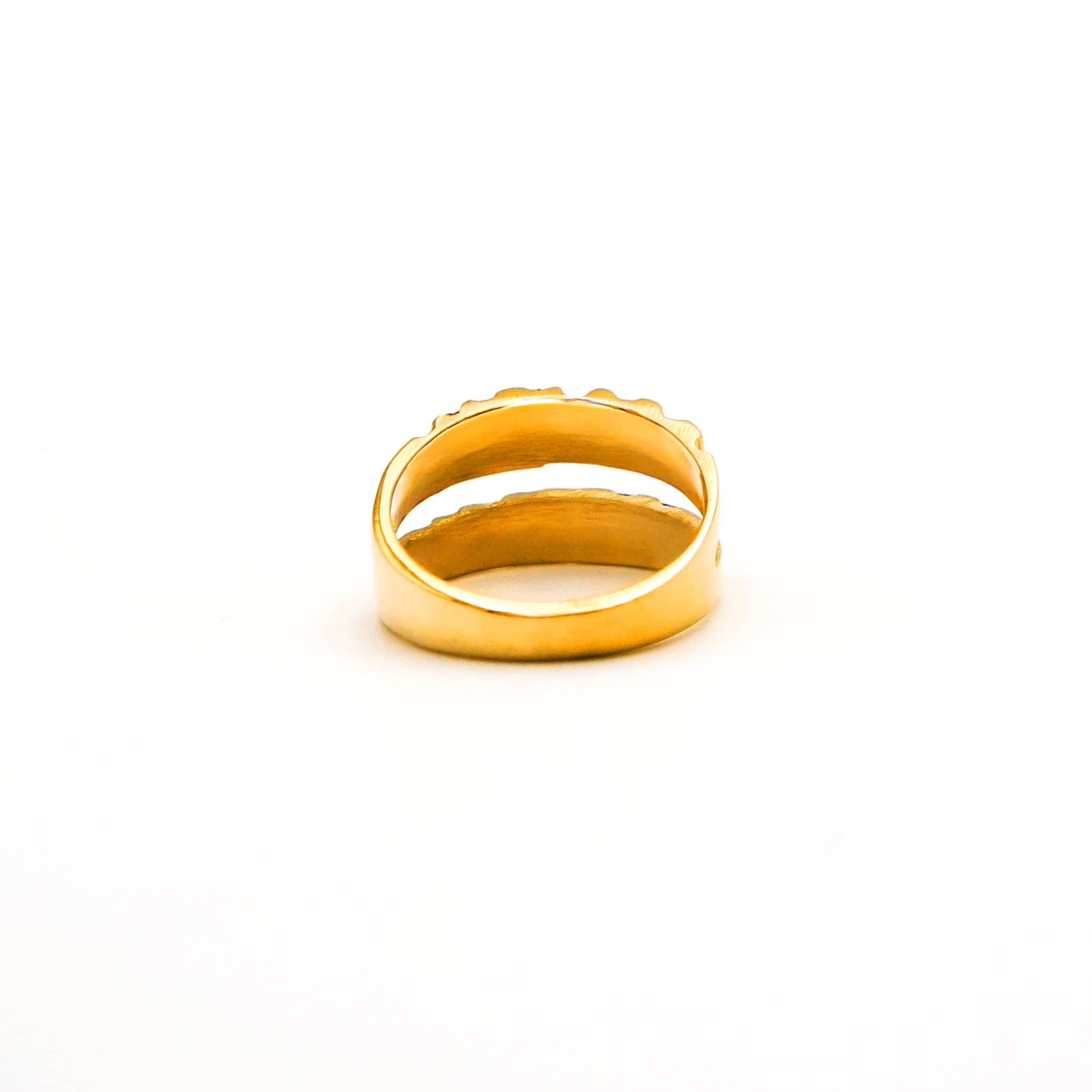 Matata Ribbed Ring for Men and Women Rings La Vie Bien Matata Ribbed Ring for Men and Women