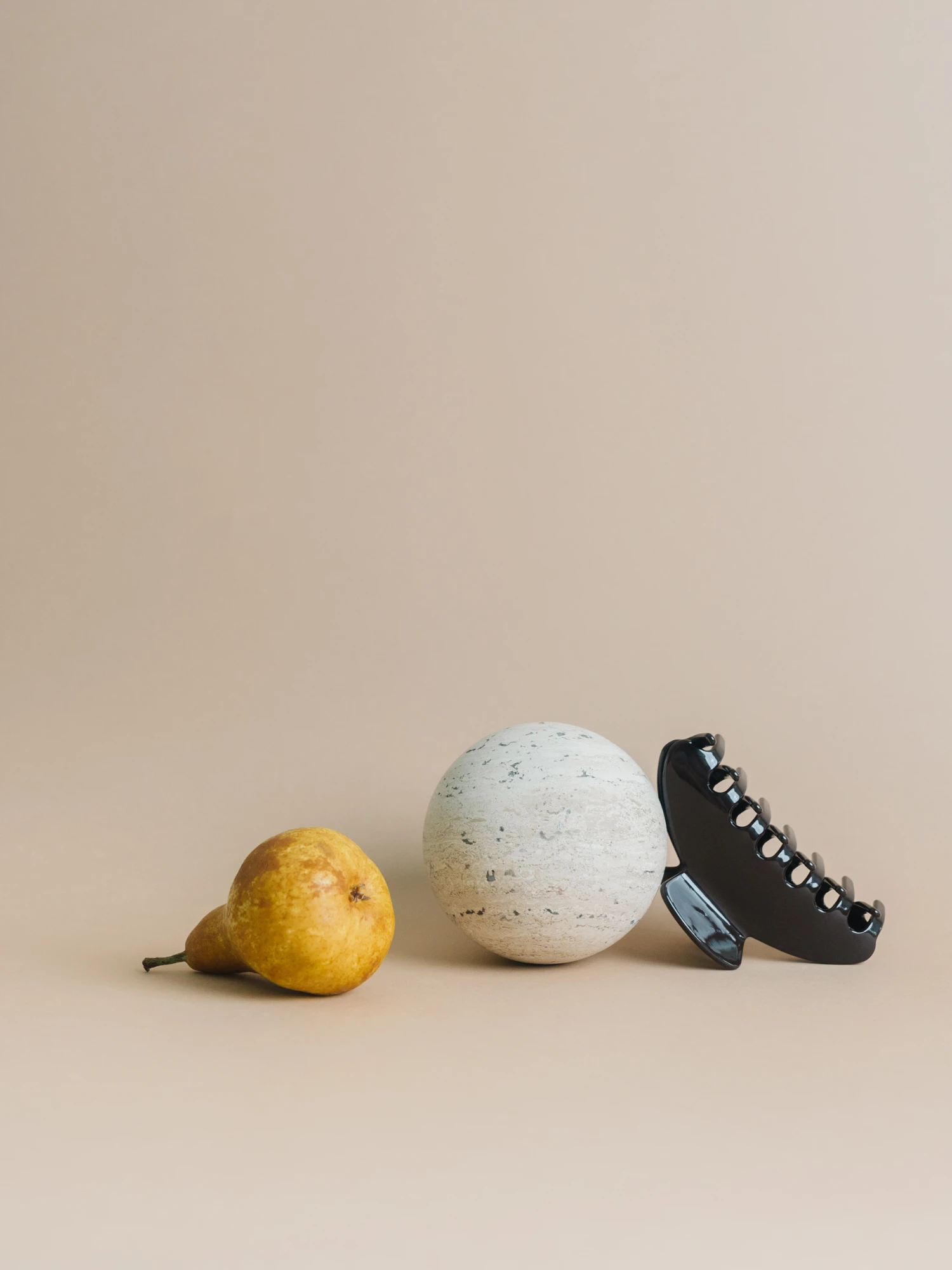 Medium Hair Claw - Ganache