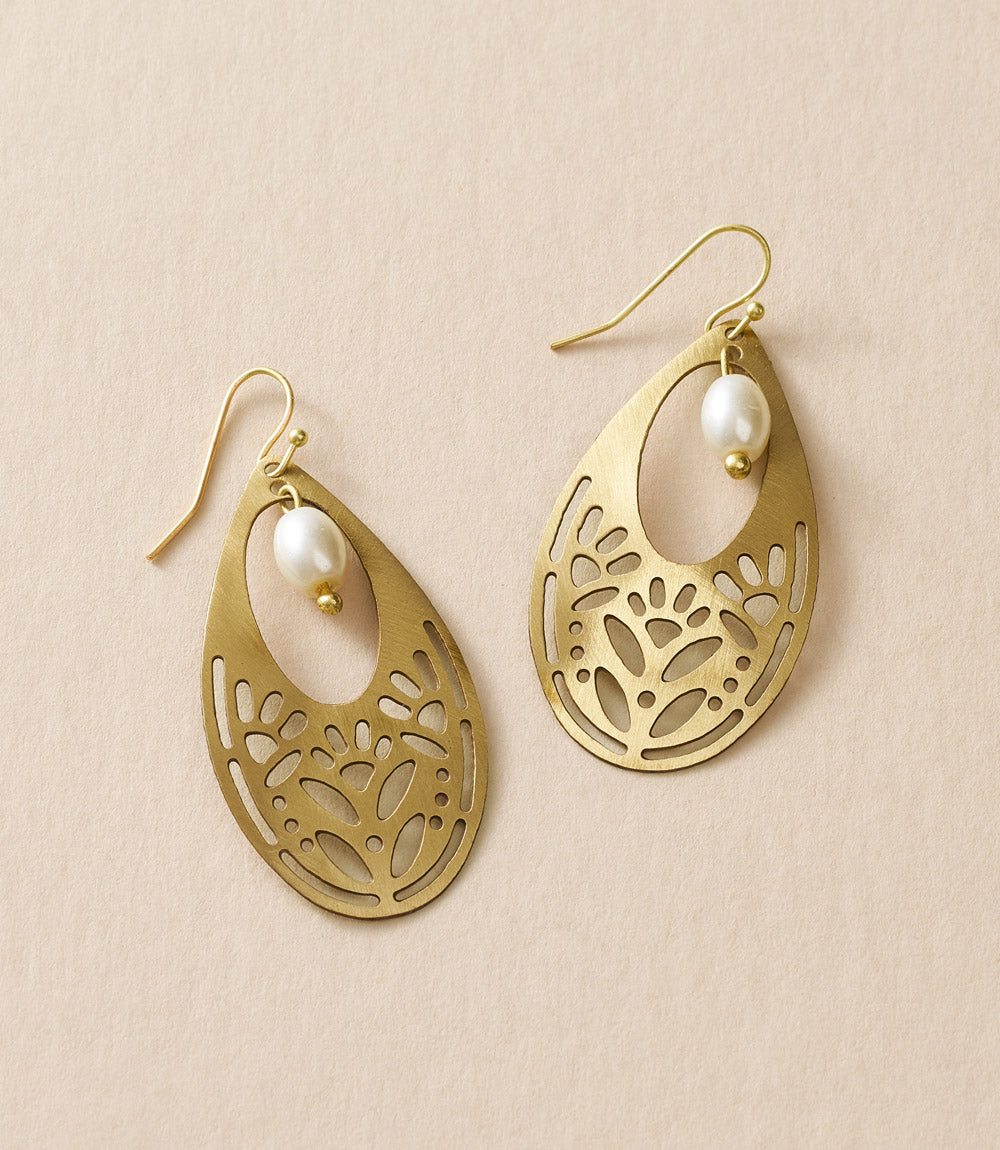 Adhya Cutout Teardrop Pearl Earrings
