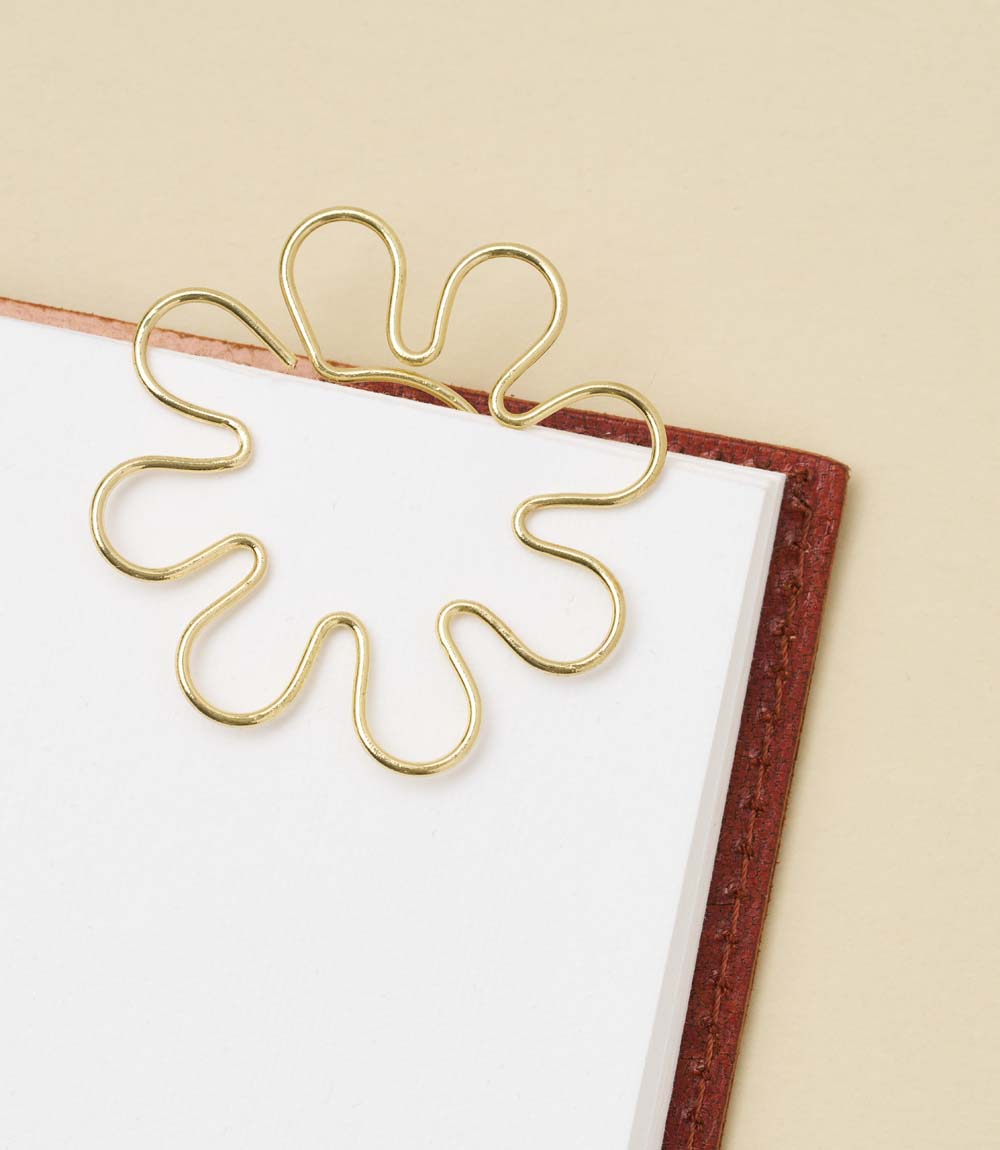 Kitaab Daisy Flower Wire Bookmark - Gold